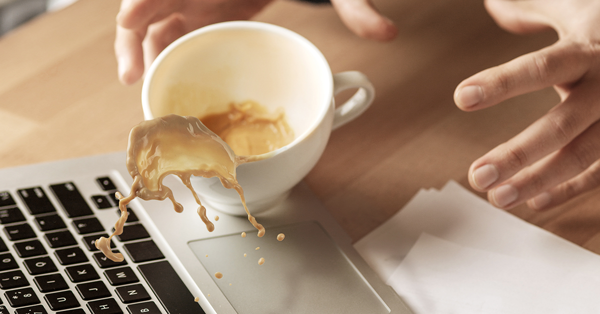 Cafeaua si ceaiul dauneaza grav ... tastaturii laptopului!