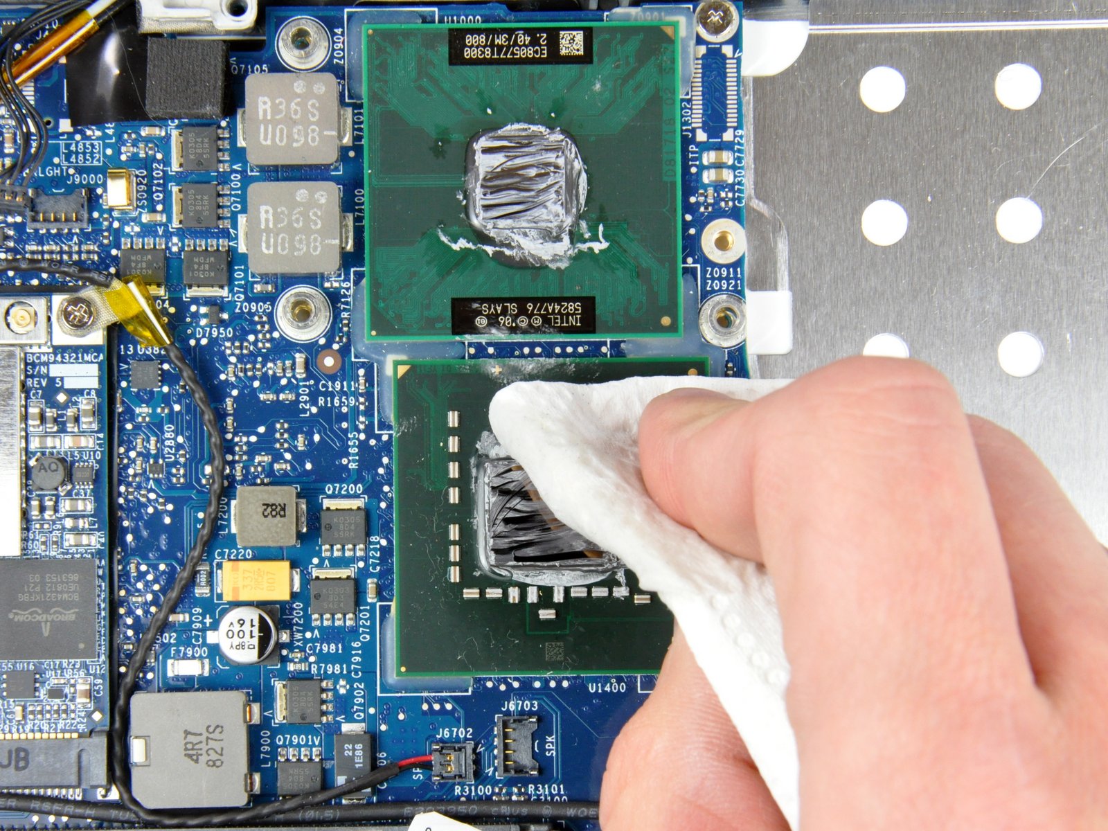aplica pasta termoconductoare la un calculator sau All-in-one PC? - IT Blog stiri si noutati - OnLaptop.ro