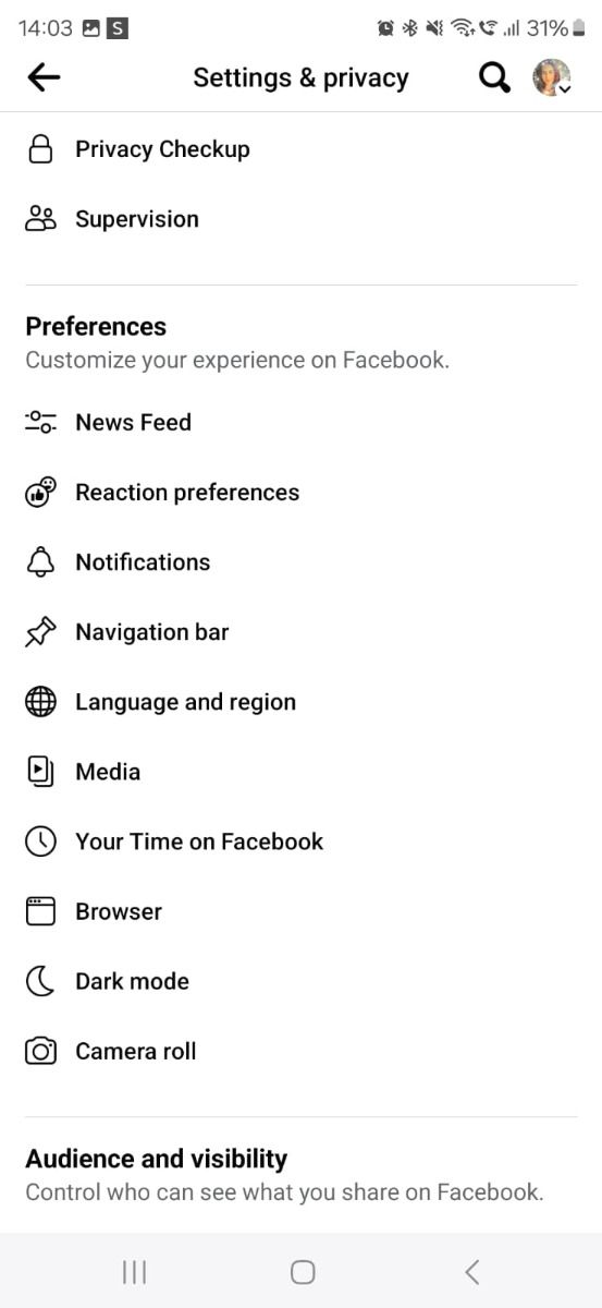 Te-ai săturat de linkuri deschise cu browserul nativ al Facebook? Îţi spunem cum îl poţi dezactiva – update 2024