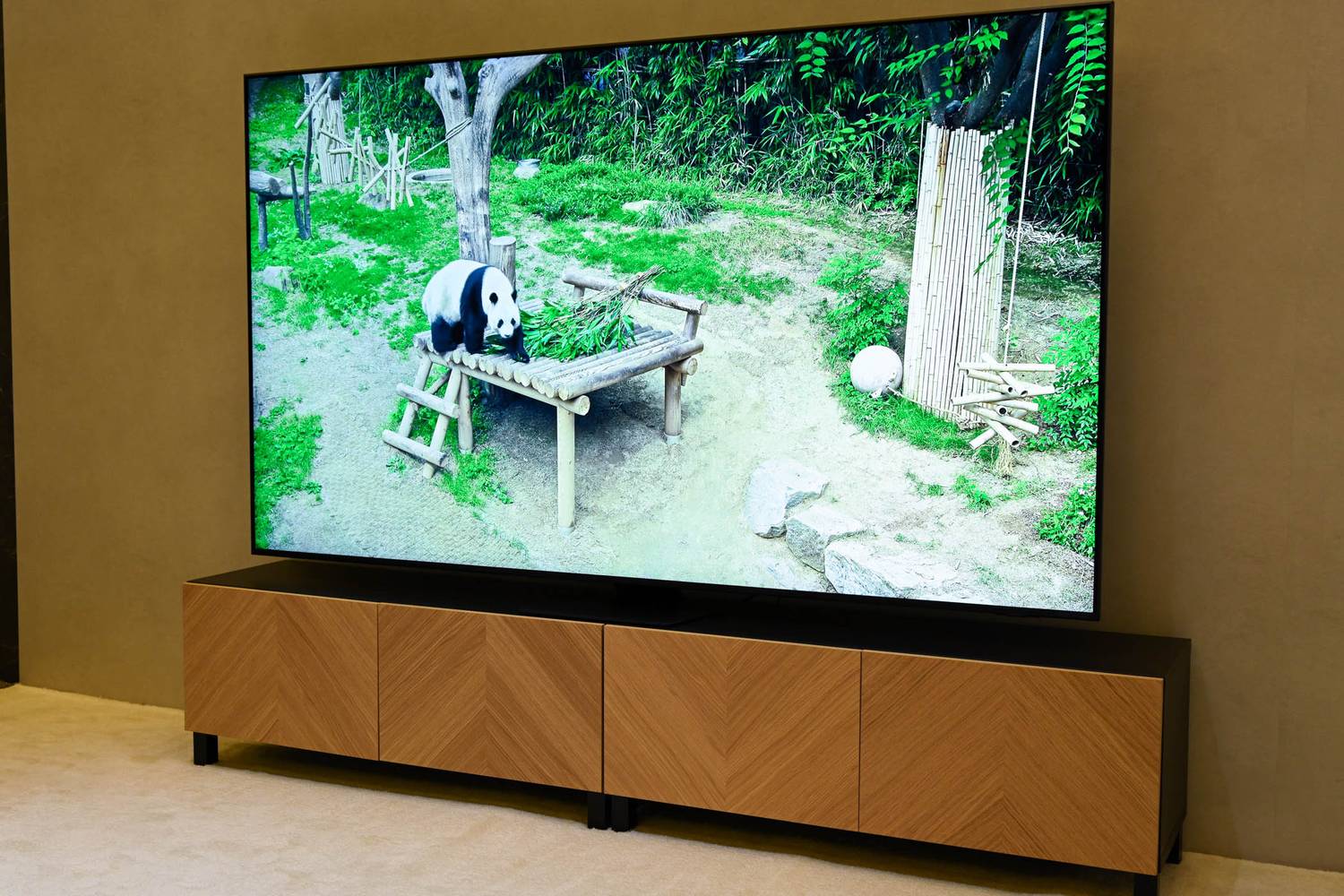 Televizorul tau Smart TV accepta AirPlay? Iata cum sa verifici