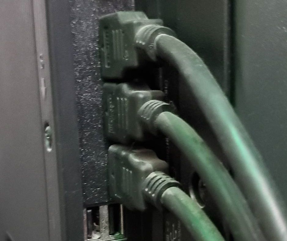 Te-ai conectat la televizor prin HDMI dar nu ai imagine? Iată ce e de făcut