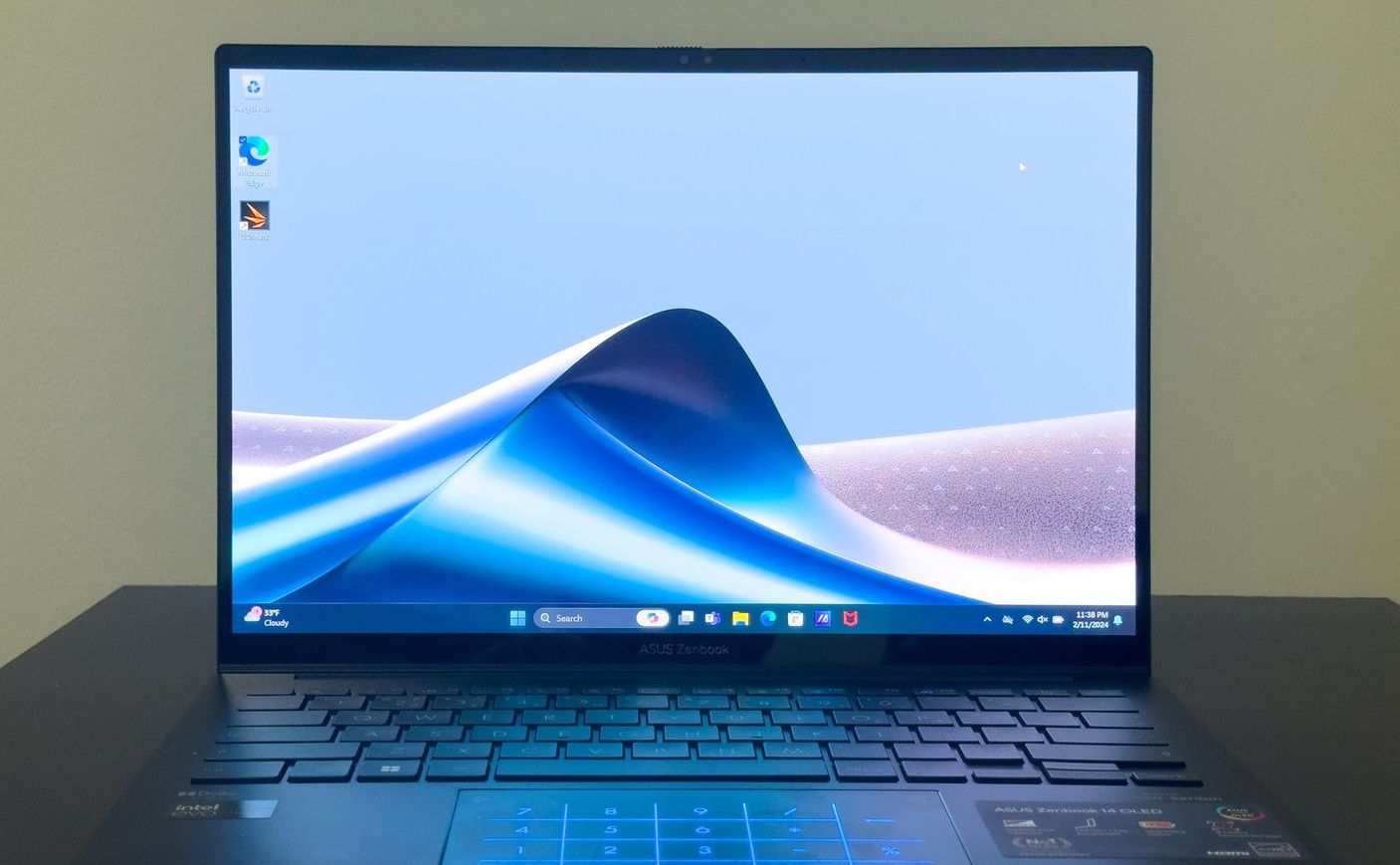 Review: Asus Zenbook 14X OLED (UX5400) – o noua viziune pentru cresterea productivitatii