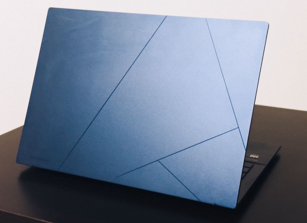 Review: Asus Zenbook 14X OLED (UX5400) – o noua viziune pentru cresterea productivitatii